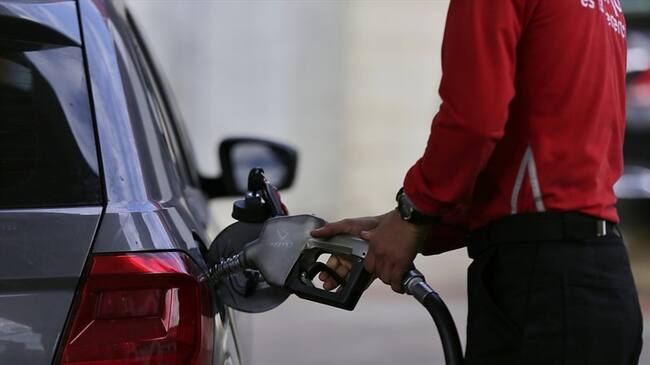 Se reducen los precios en el galón de gasolina y de diesel. Foto: Colprensa