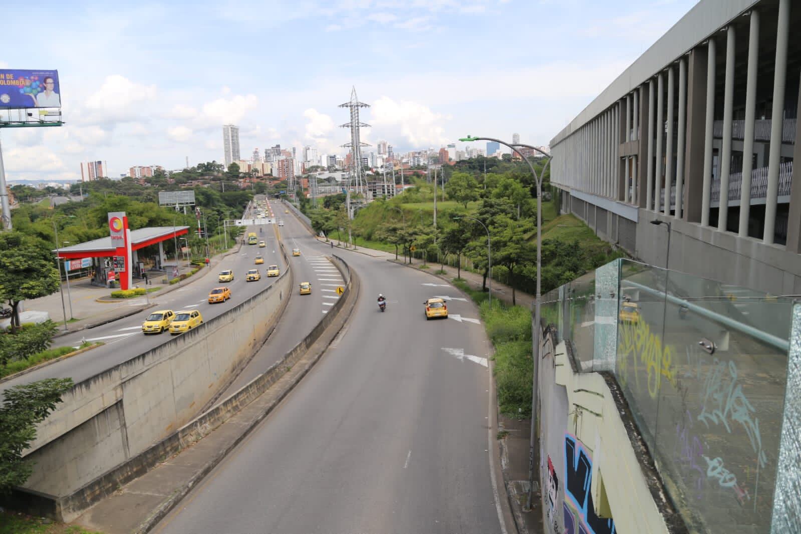 Acceso al viaducto La Flora en Bucaramanga