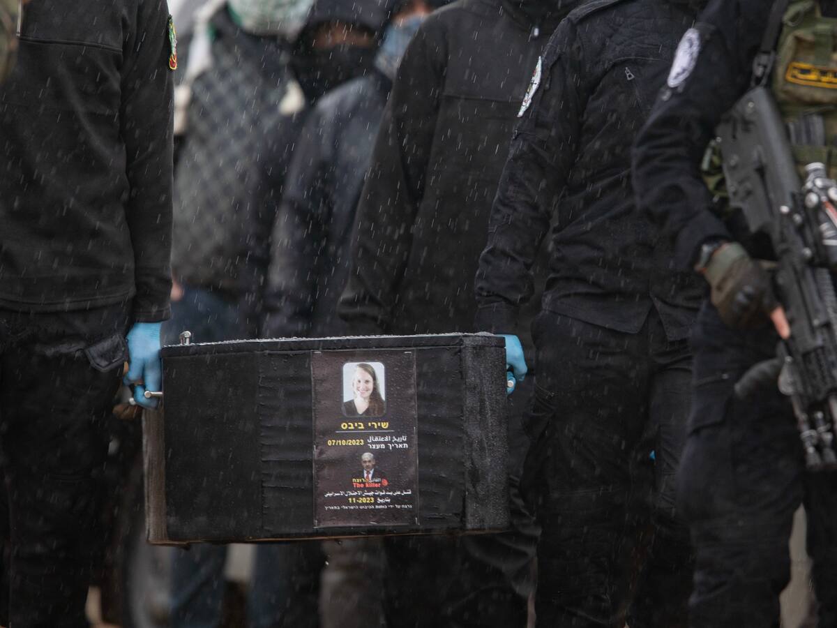 Hamás dice que los restos de Shiri Bibas se mezclaron con los de otra víctima de un ataque israelí