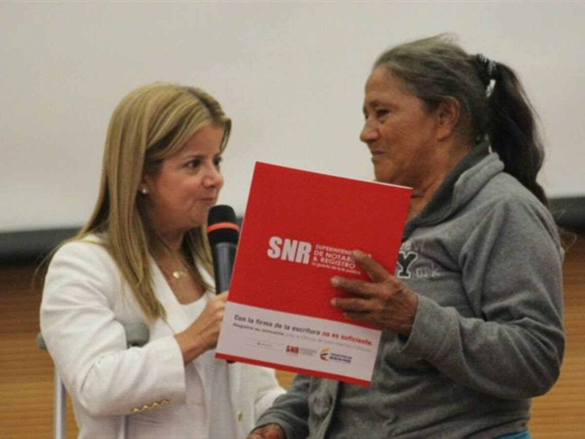 Minvivienda entregó más de 400 títulos de propiedad en Popayán