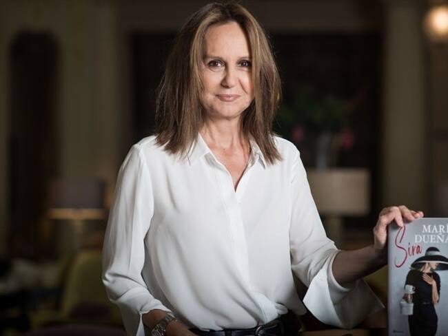 María Dueñas, autora de 'Tiempo entre costuras', presenta su último libro 'Sira'