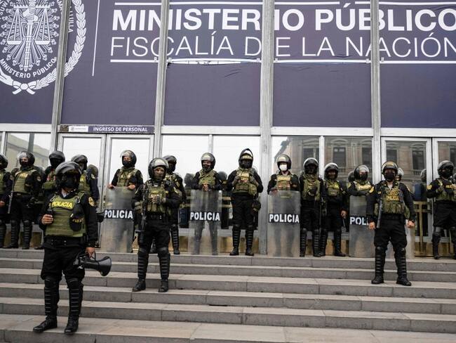 PERU-POLITICS-CORRUPTION-JUSTICE-CASTILLO-SUPPORTERS(Photo by Ernesto BENAVIDES / AFP) (Photo by ERNESTO BENAVIDES/AFP via Getty Images)