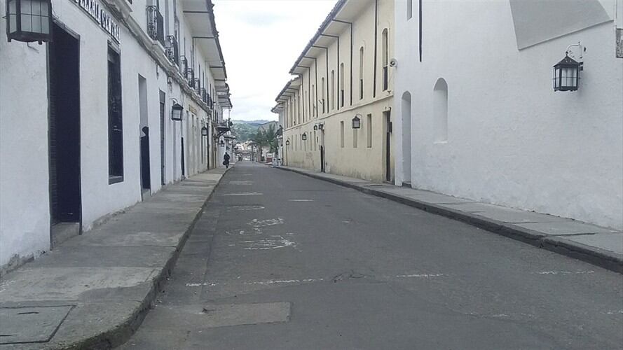 El confinamiento será durante todo el fin de semana y busca mitigar el impacto de los contagios . Foto: Colprensa