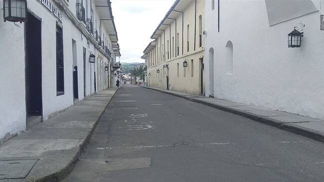 El confinamiento será durante todo el fin de semana y busca mitigar el impacto de los contagios . Foto: Colprensa