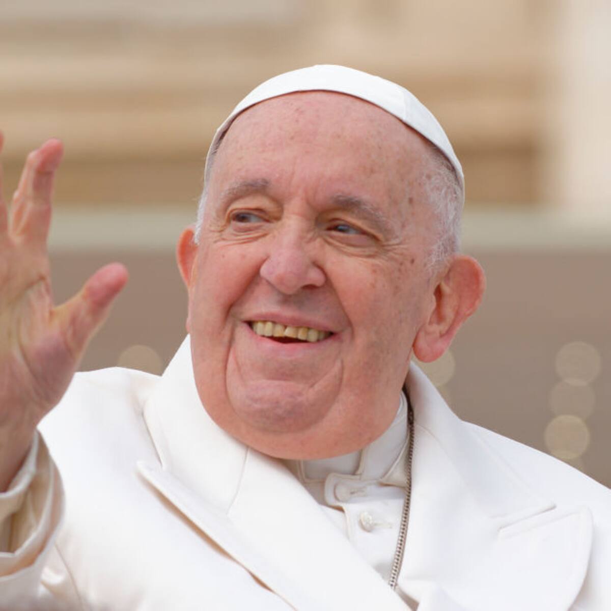 Vaticano está diciendo la verdad: directora de L’Osservatore Romano sobre salud del papa
