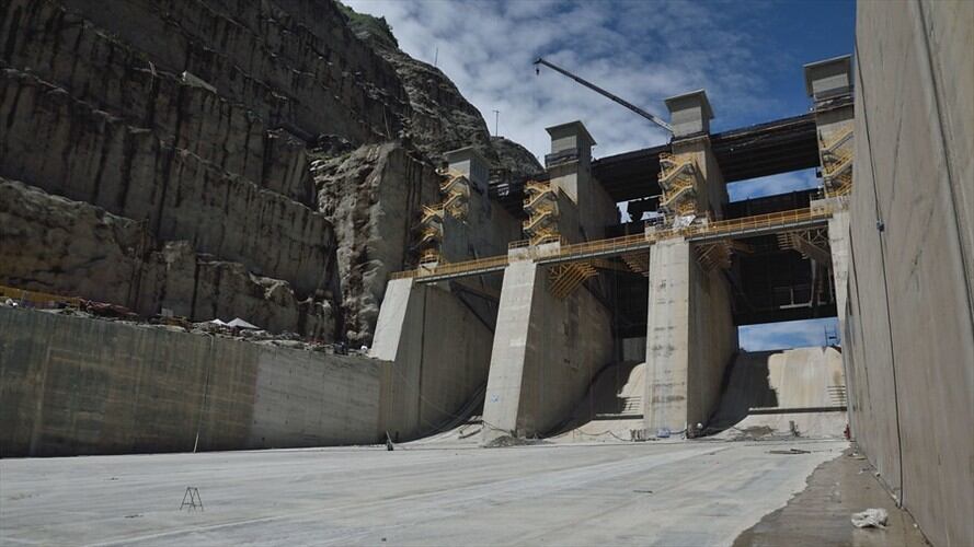 Desde el cierre de la compuerta dos en casa de máquinas de Hidroituango, el caudal del río Cauca disminuyó a 450 metros cúbicos de agua por segundo. Foto: Colprensa