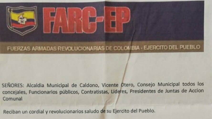 En la Alcaldía de Caldono, supuestas disidencias de las Farc abandonaron un panfleto . Foto: Cortesía