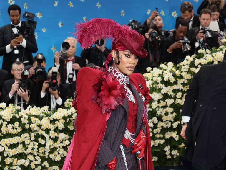 NEW YORK (United States), 06/05/2025.- Teyana Taylor poses on the red carpet for the 2025 Met Gala, the annual benefit for the Metropolitan Museum of Art's Costume Institute, in New York, New York, USA, 05 May 2025. The event coincides with the Met Costume Institute's spring 2025 exhibition ‘Superfine: Tailoring Black Style’ which will be on view from 10 May 2025 through 26 October 2025. (Nueva York) EFE/EPA/JUSTIN LANE