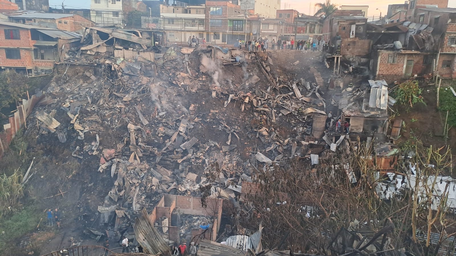 Incendio en Armenia. Foto: Cortesía Bomberos.