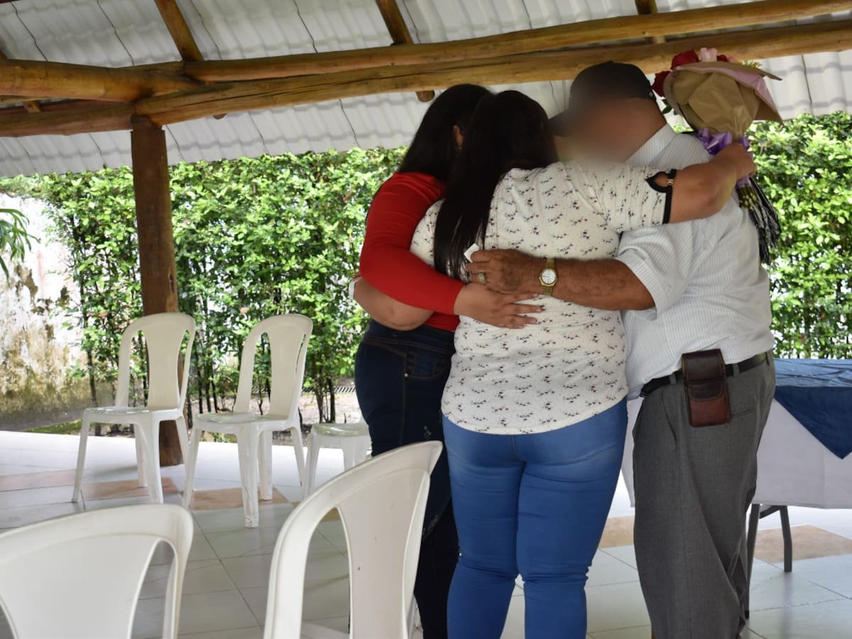 Encuentran con vida a mujer que fue reclutada por las Farc en 1999
