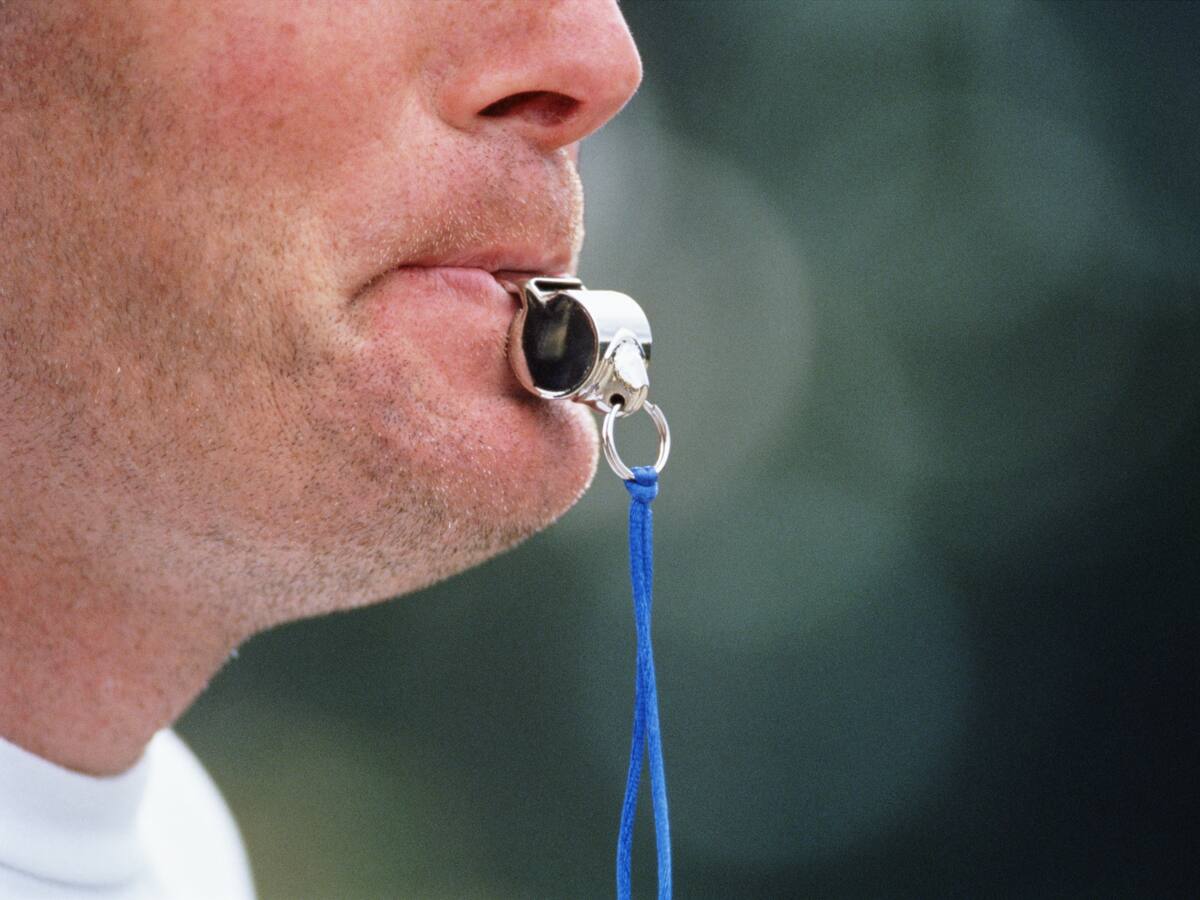 Los árbitros de la Premier League tendrán que desvelar a qué equipo apoyan