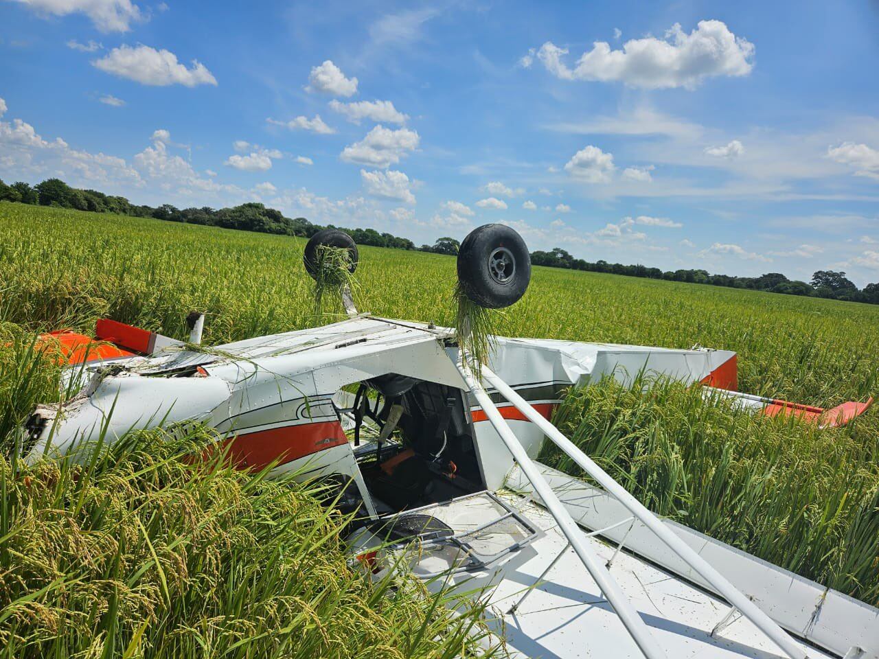 Avioneta en la que viajaba César Ortiz Zorro se accidentó. Foto: CesarOrtiZorro.