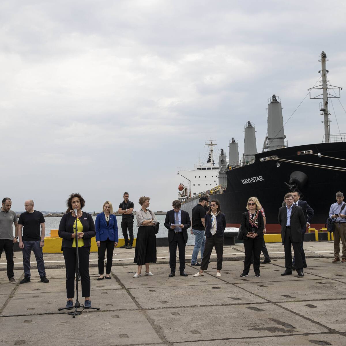 Buques con cereales en Odesa esperan la orden final para reanudar las exportaciones