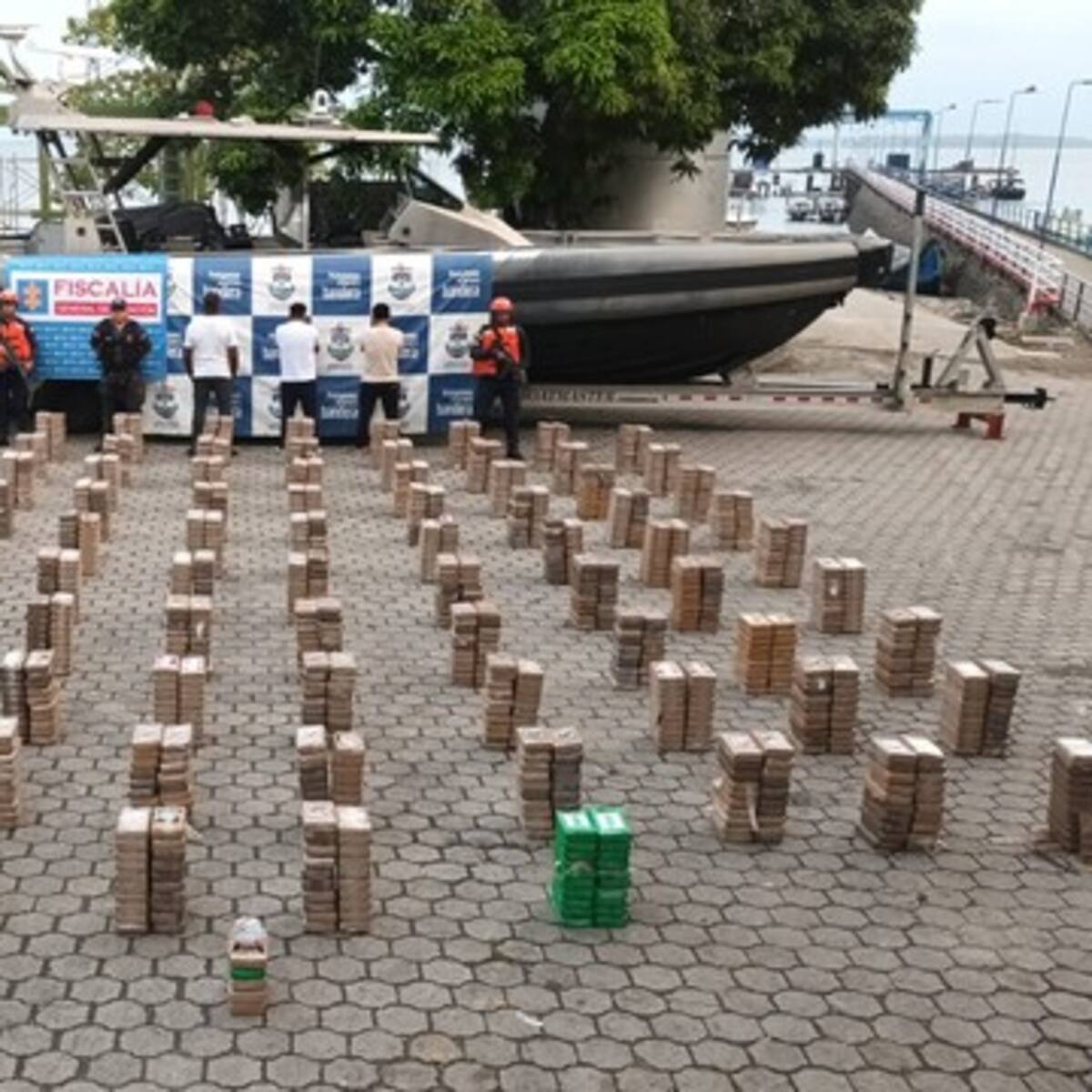 Armada Nacional intercepta sumergible en el Pacífico con casi 2 toneladas de cocaína