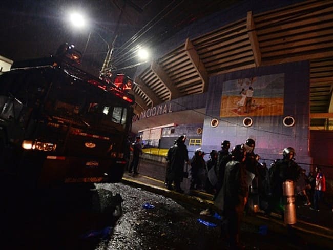 Batalla campal en estadio de fútbol en Honduras deja 3 muertos y 12 heridos