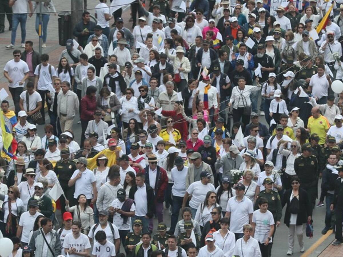 Colombianos se manifiestan para decirle "no" al terrorismo