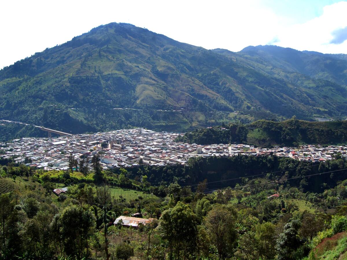 Alerta por actividad del volcán Cerro Machín tras temblor en departamento del Tolima