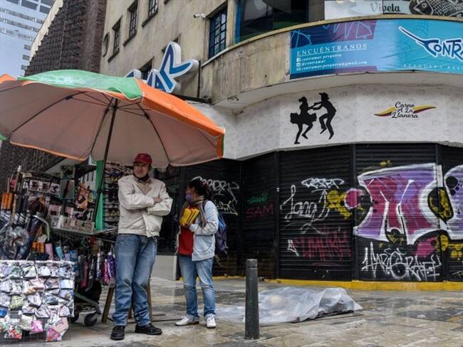 El comercio formal tendrá que cerrar puertas y el informal continúa trabajando: Fenalco