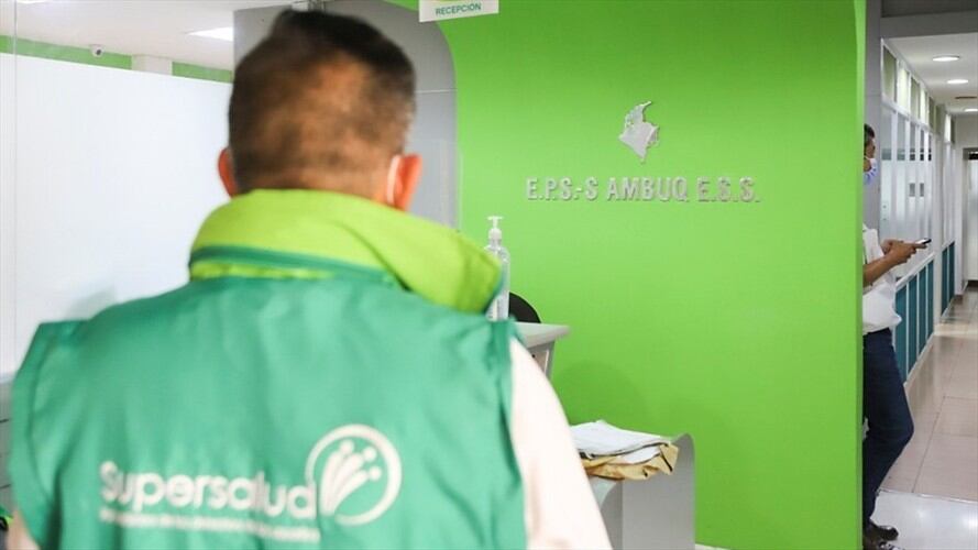El superintendente denunció un presunto “cartel de los embargos” que, a través de maniobras ilegales, busca evitar liquidar las EPS. Foto: Colprensa / EXTERNOS