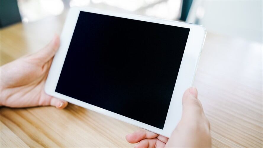 La Secretaría reconoció que el iPad se compró para la oficina del secretario Nicolás Estupiñán.. Foto: Getty Images