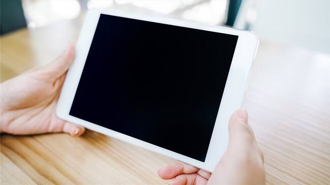 La Secretaría reconoció que el iPad se compró para la oficina del secretario Nicolás Estupiñán.. Foto: Getty Images