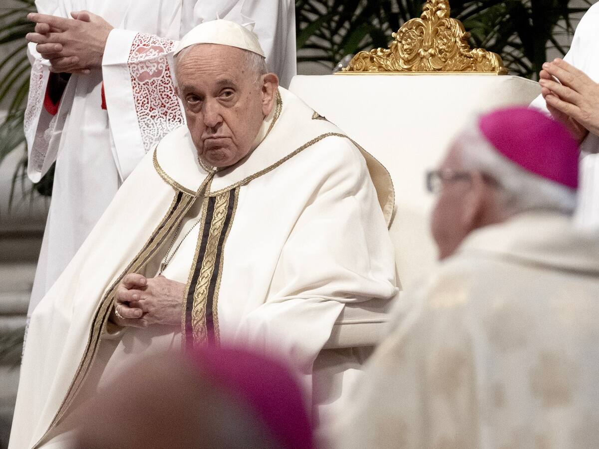 Este Jueves Santo el papa Francisco lavó los pies de 12 jóvenes detenidos