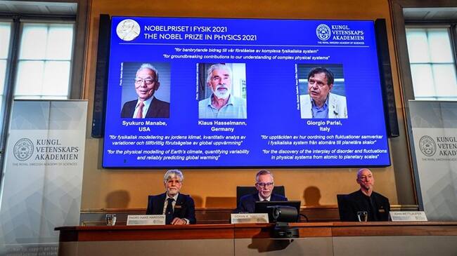 Los científicos Syukuro Manabe, Klaus Hasselmann y Giorgio Parisi fueron distinguidos hoy con el Premio Nobel de Física 2021. Foto: Getty Images / PONTUS LUNDAHL