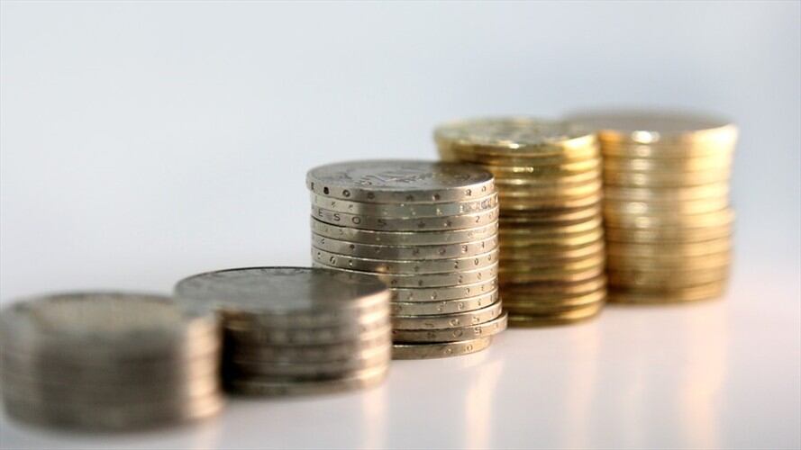 Sigue La W conoció una carta que el Ministerio de Hacienda le envió al Congreso, en la que le pide revisar la conveniencia de la iniciativa que busca crear una prima extra.. Foto: Colprensa