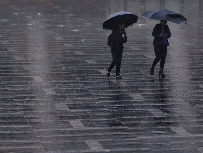 Autoridades reportan cero fallecidos después del caos en Bogotá por las lluvias