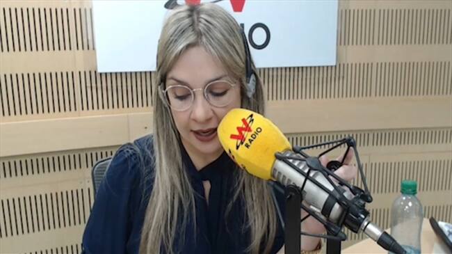 VIcKy Dävila en La W. Foto: La WCon Vicky Dávila