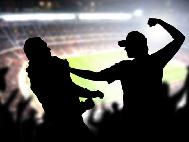 ¿Son hinchas o vándalos quienes agreden a otros por portar una camiseta diferente?. Foto: Getty Images