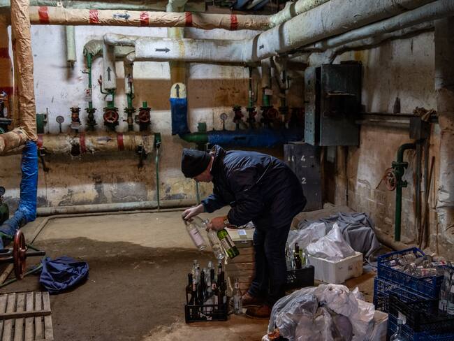 “Hay cosas más importantes que el negocio”: empresario de cerveza ucraniano que ahora arma bombas molotov