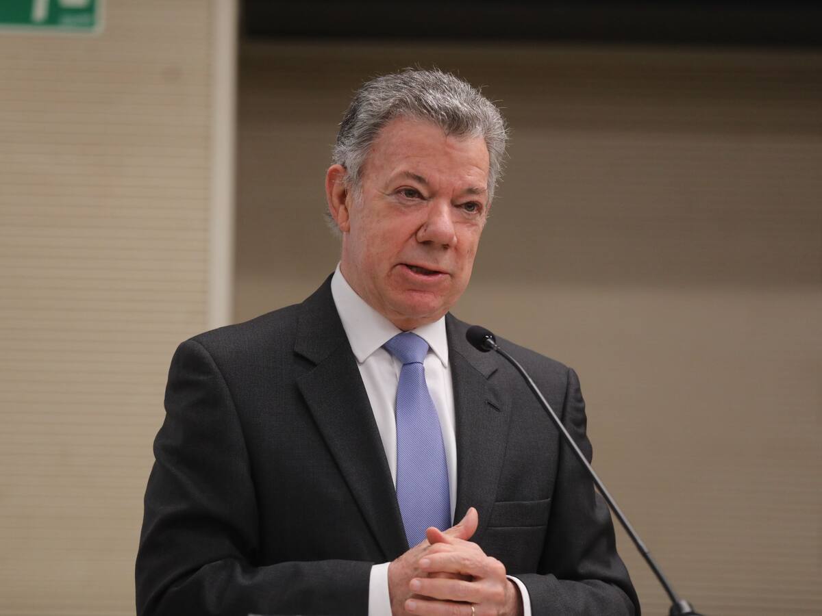 Juan Manuel Santos espera que Petro lleve a Colombia por el camino de la paz