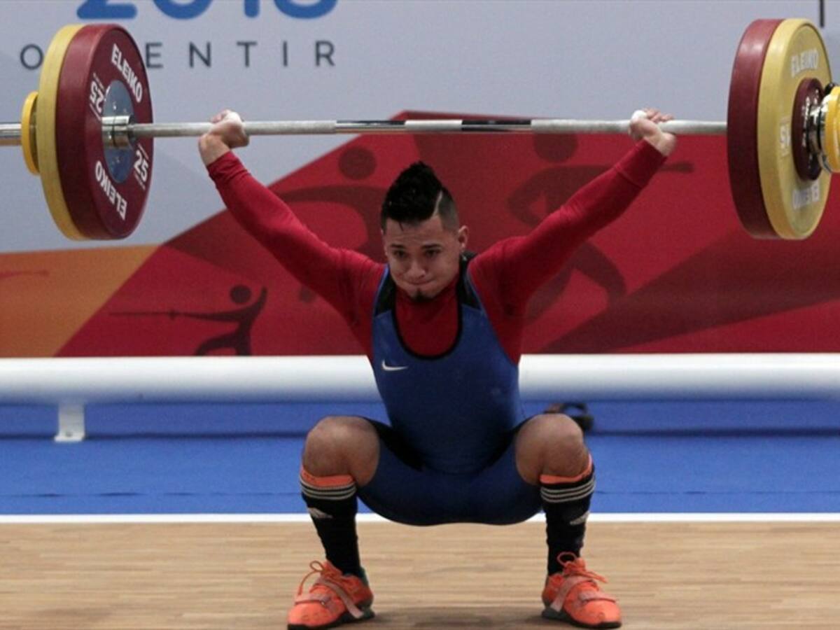 Berna rompe récord de levantamiento de pesas y se cuelga el oro