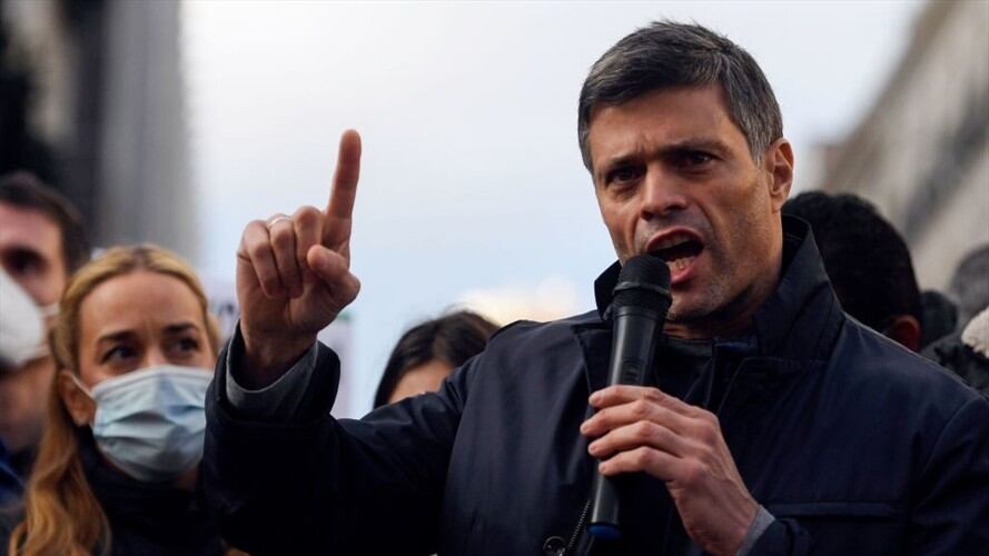 Nosotros tenemos el compromiso y la convicción de que estamos dispuestos a entregar la libertad y la vida: Leopoldo López. Foto: Getty Images