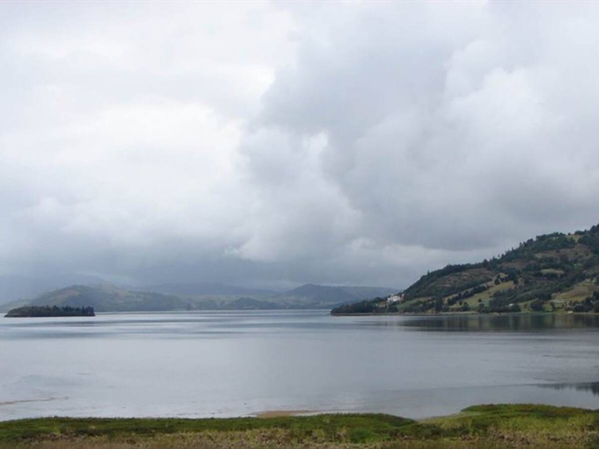 Procuraduría compulsa copias a Fiscalía para que investigue licencias en lago de Tota