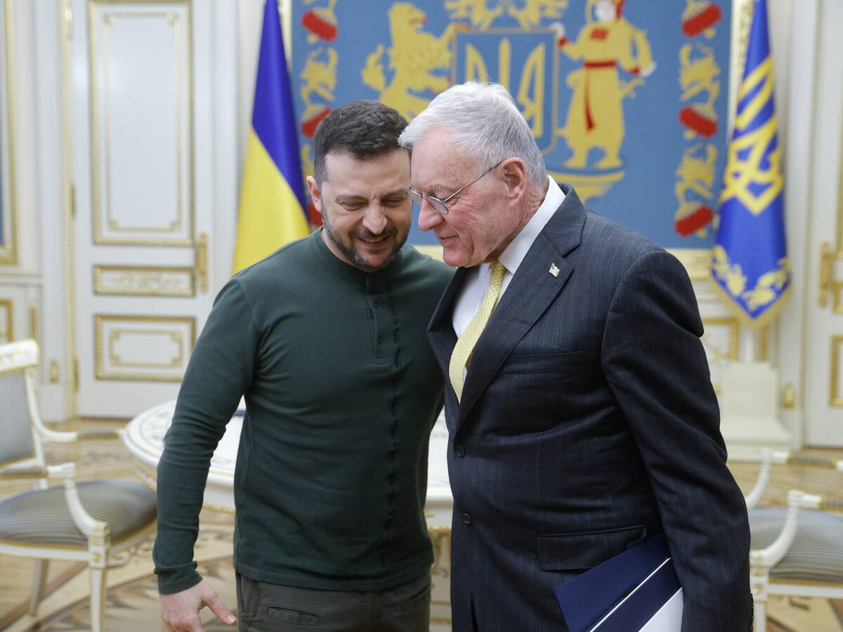 Kellogg alabó a Zelenski y califica de “positivas” sus conversaciones con él en Kiev