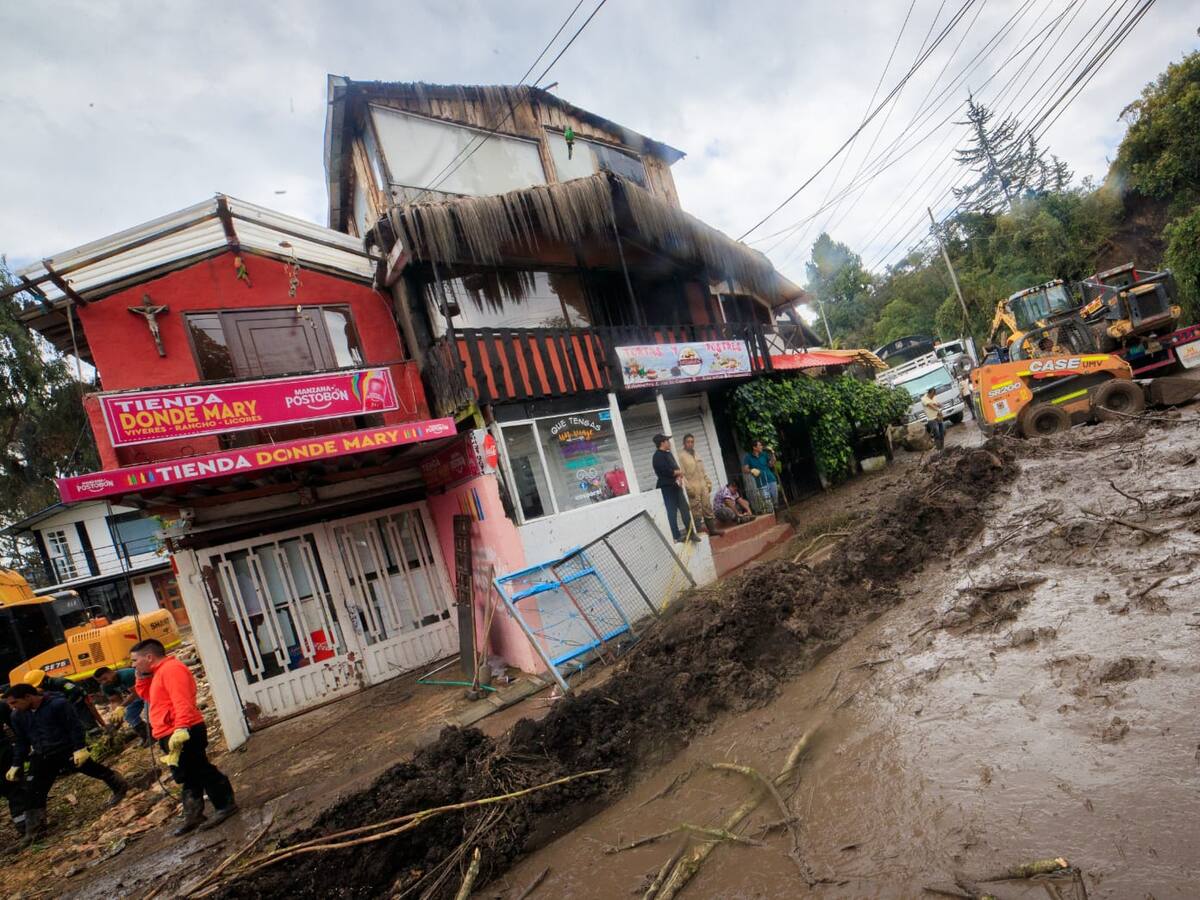 Se mantienen trabajos en la vía La Calera para superar emergencia por invierno