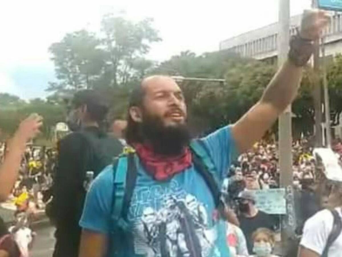 Imputación a coronel en retiro no está vinculada al caso de Lucas Villa: Hermana del líder