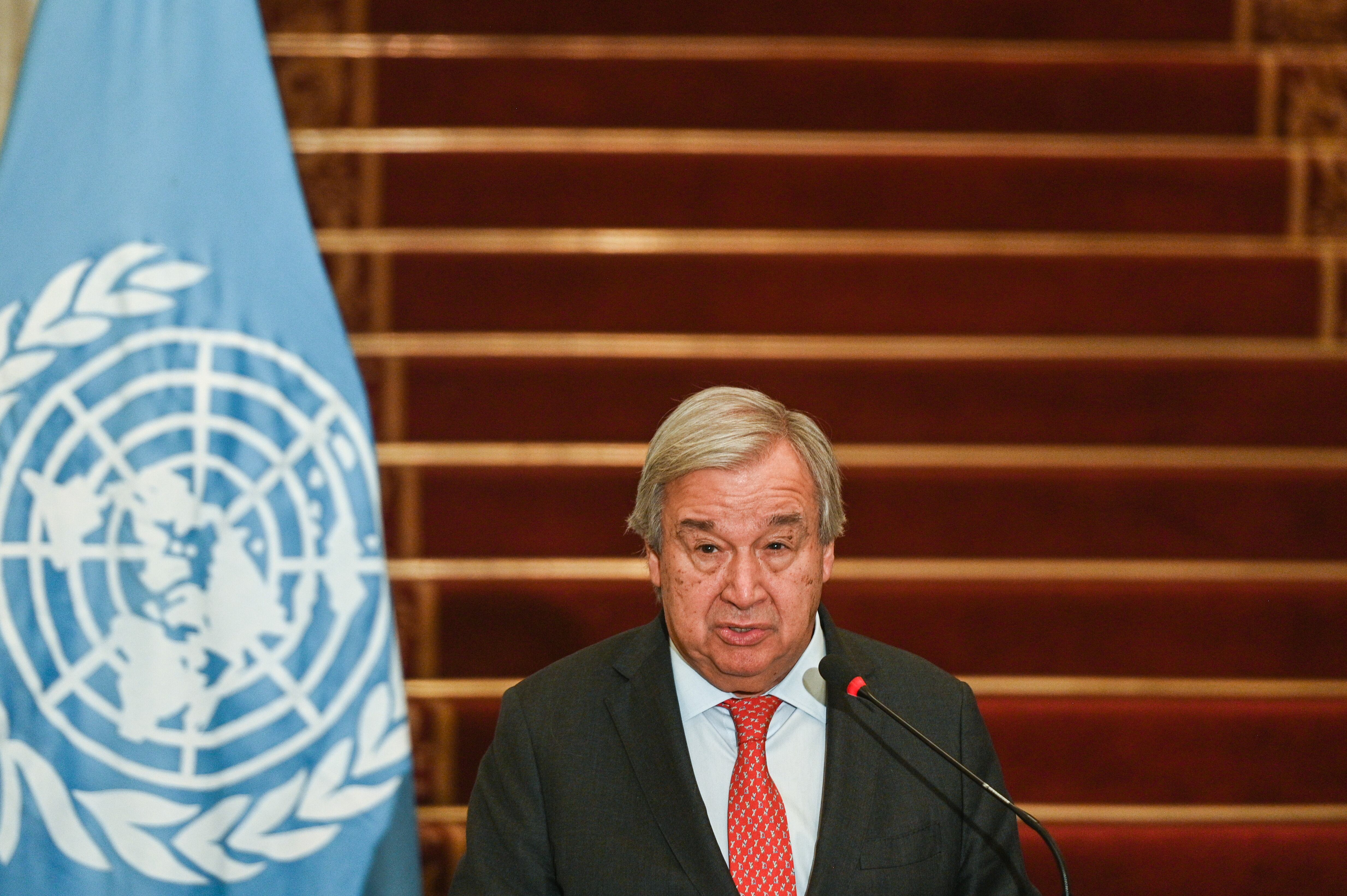 Cairo (Egypt), 19/10/2023.- United Nations (UN) Secretary-General Antonio Guterres attends a joint press conference with Egypt's Foreign Minister Shoukry after their meeting in Cairo, Egypt, 19 October 2023. Guterres is in Egypt on an official visit. (Egipto) EFE/EPA/MOHAMED HOSSAM