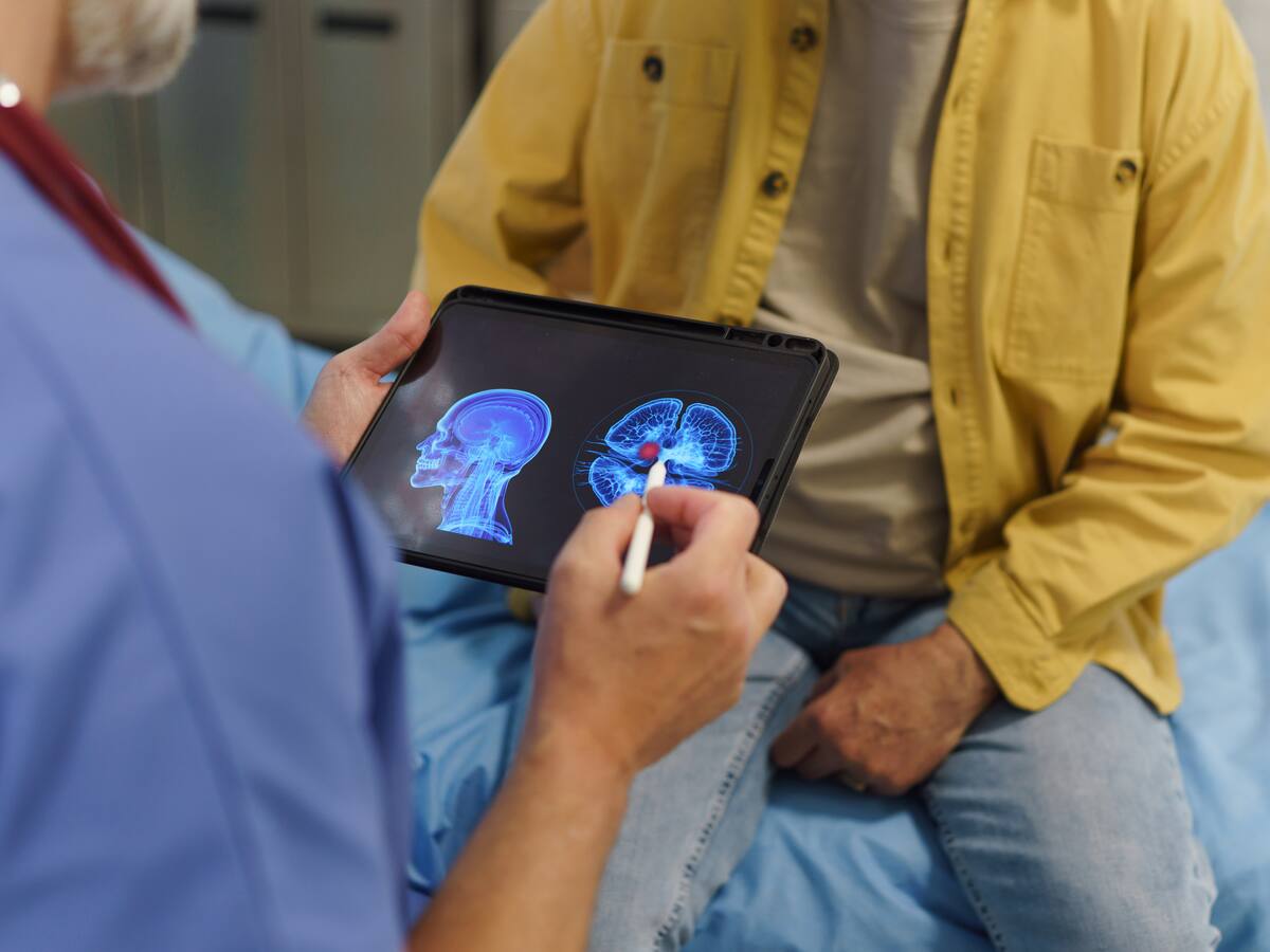 Neurólogo reveló cómo se podría ralentizar el envejecimiento cerebral: factores de riesgo y más