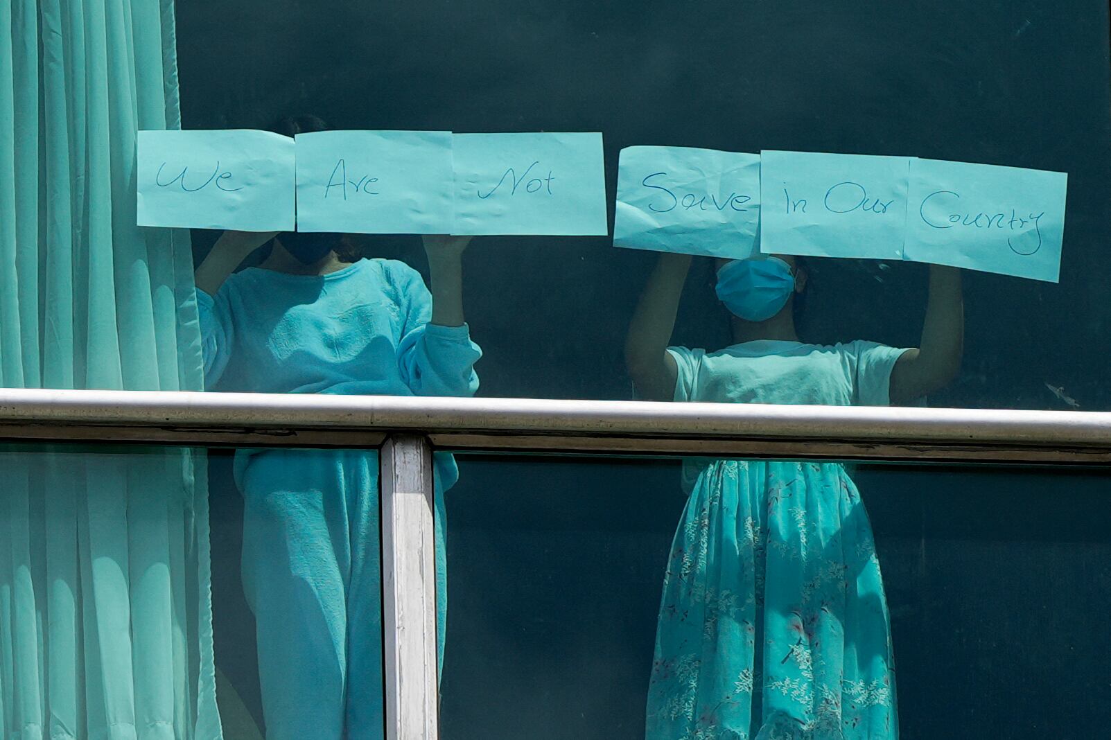 Migrantes en hotel en Panamá. FOTO: ARNULFO FRANCO/AFP via Getty Images