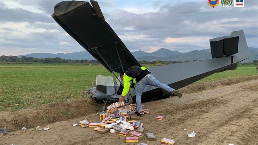 Hallan 172 kilos de cocaína en una avioneta abandonada en San Pedro, Valle. Foto: Cortesía Fiscalía