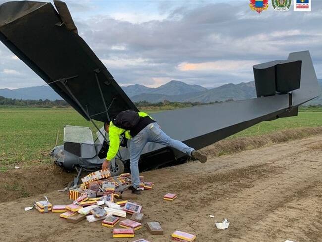 Hallan 172 kilos de cocaína en una avioneta abandonada en San Pedro, Valle. Foto: Cortesía Fiscalía