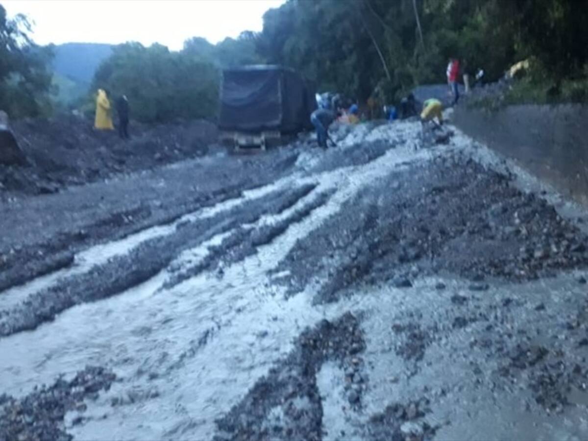 La vía al Cusiana y la Transversal del Sisga afectadas por el invierno en Boyacá