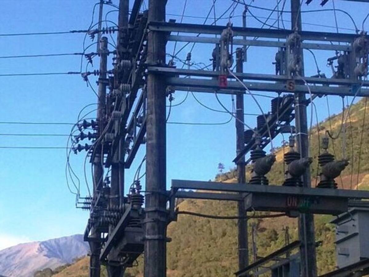 Desconocidos generan daños a la infraestructura eléctrica en Cauca