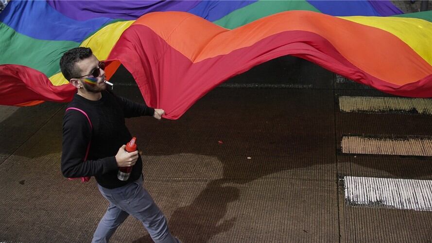 Bandera de la comunidad LGBTI en Bogotá. Foto: Colprensa - Mauricio Alvarado