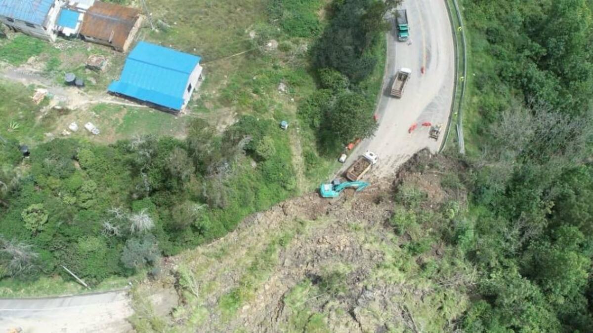“Gobierno debe asumir el control”: gobernador de Cundinamarca por emergencia en vía al Llano
