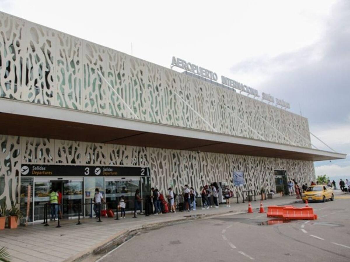 Falsa alarma en aeropuerto de Santa Marta por atentado con artefacto explosivo