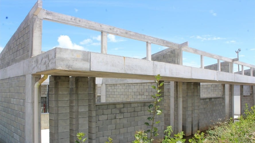 Más de mil estudiantes afectados por obras abandonadas en Lorica. Foto: Cortesía